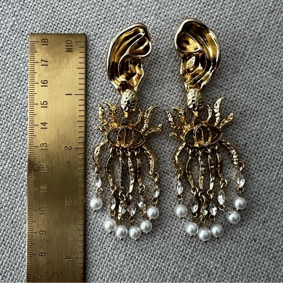 Surrealist Ear Anatomy Gold Crystal Pearl Earrings - Picture 7 of 12